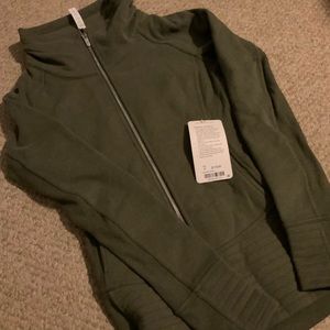BNWT lululemon Radiant II jacket/sweatshirt sz 6